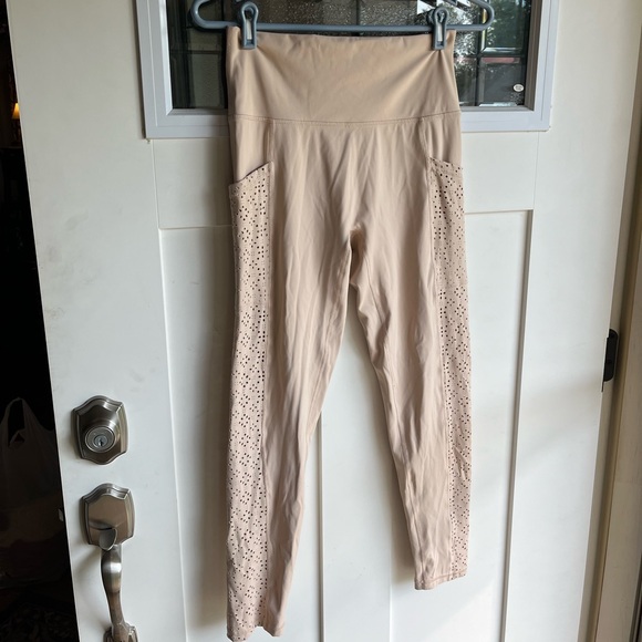 AERIE Move Lasercut High Waisted Leggings - Picture 2 of 8